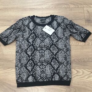 NWT  cashmere sweater in Gray and Black Pattern